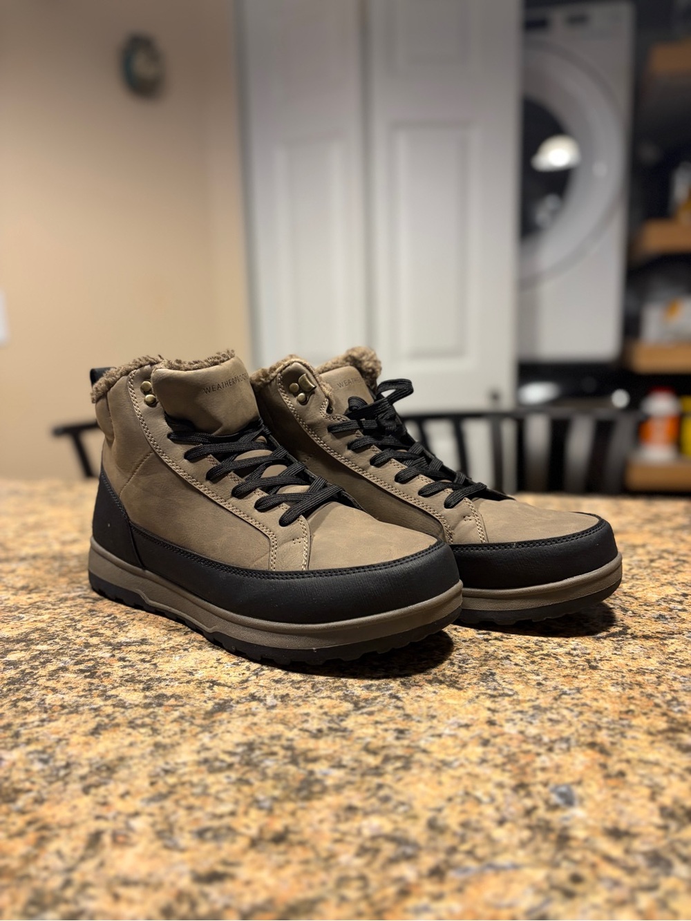 Men's Tan and Black Insulated Lace-Up Hiking Boots